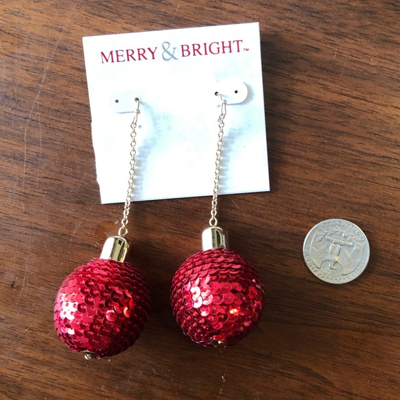 Earring - Picture 4 of 5